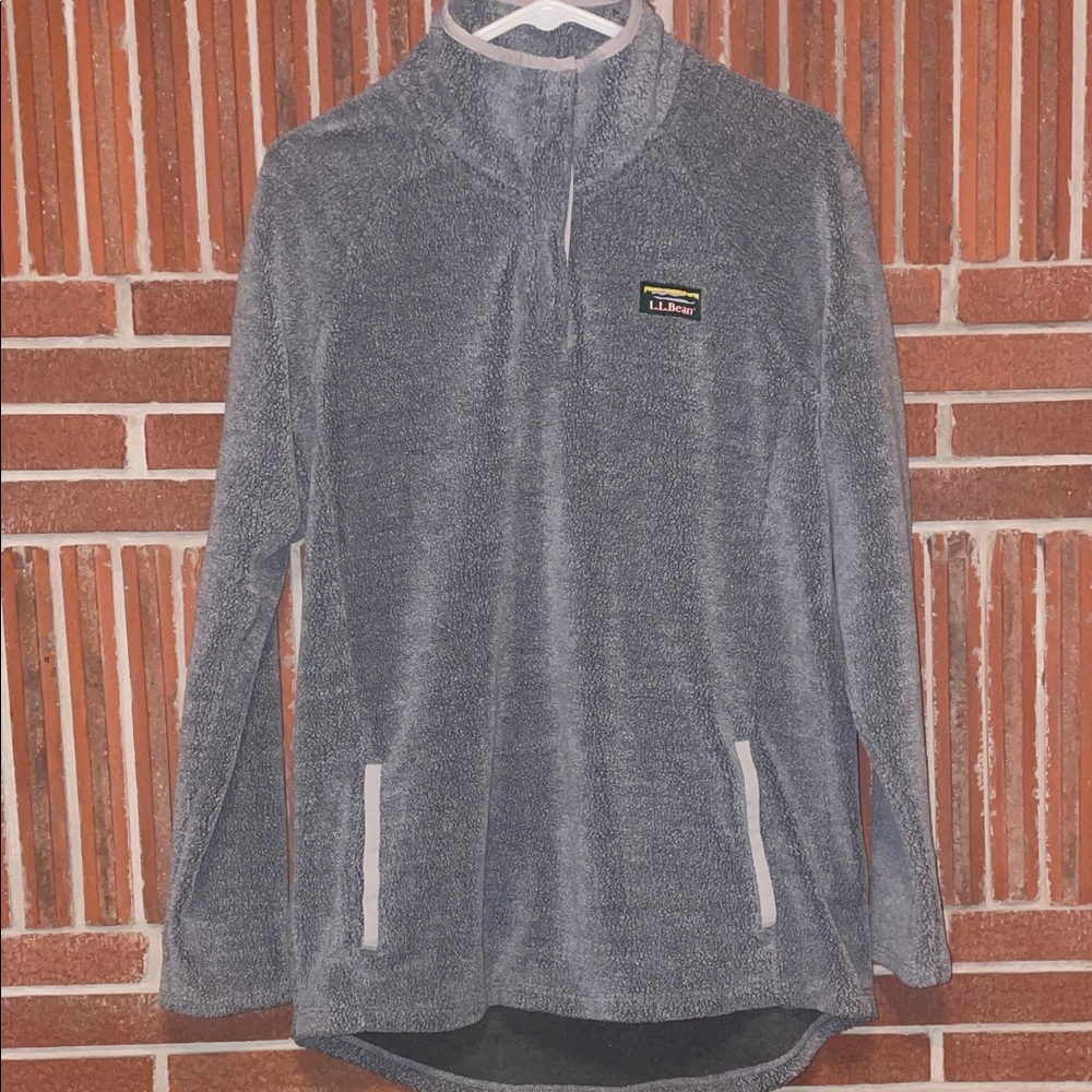 LL Bean Women’s Tumbled Sherpa Quarter Snap Size Large.